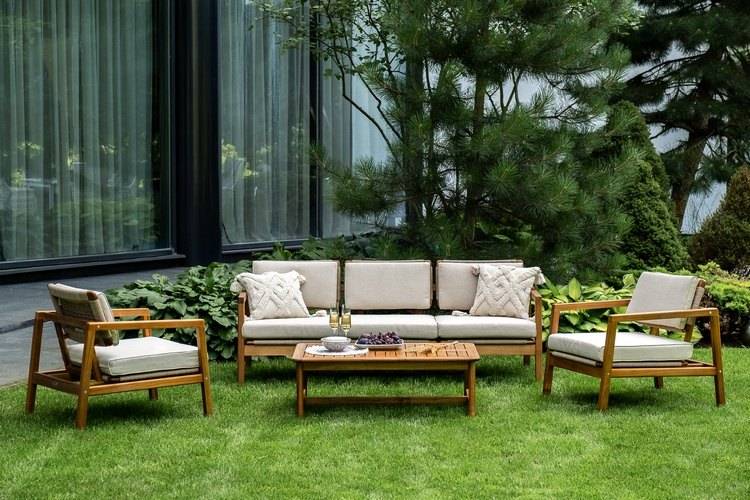 <span style="color: #ffffff; font-size: 14px;"><strong><span style="font-family: arial, helvetica, sans-serif;">Комплекты из акации</span></strong></span>